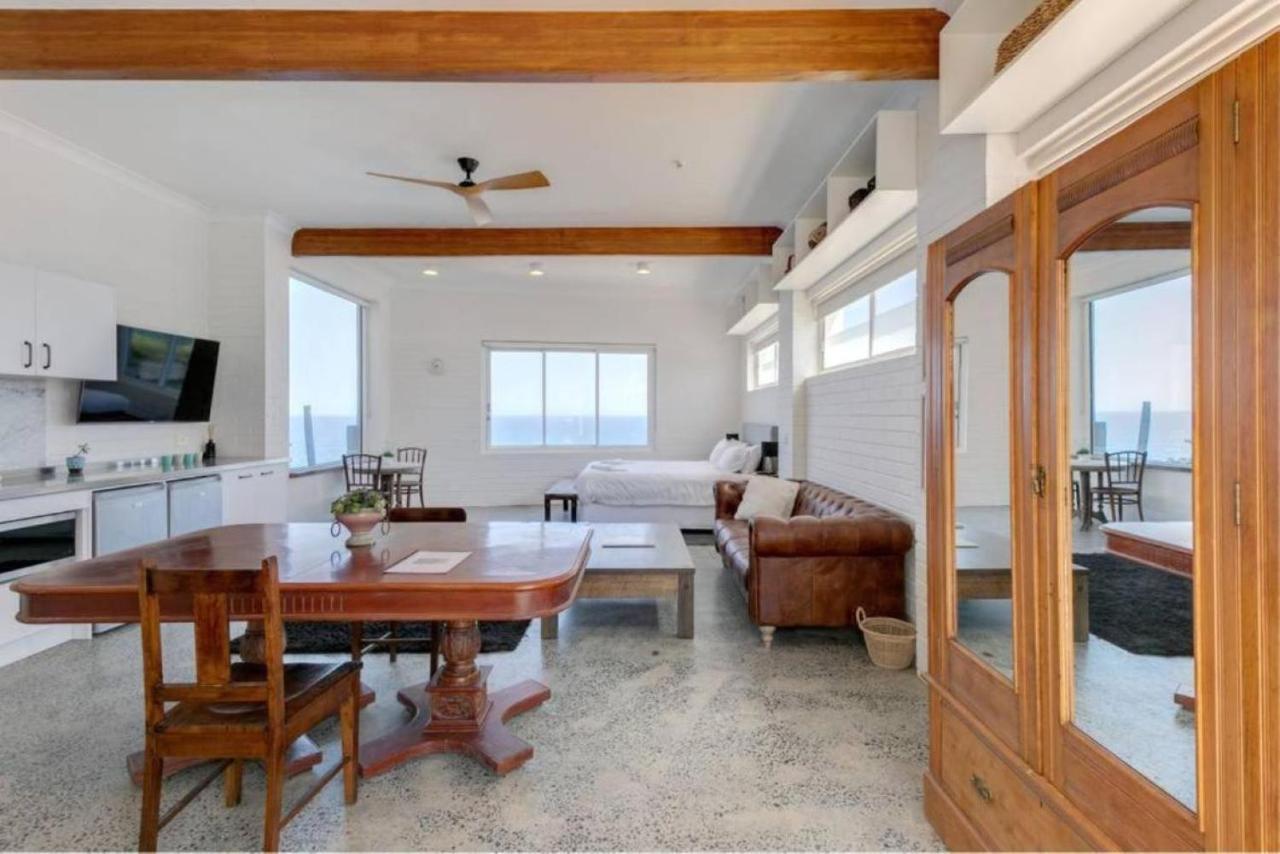 Upscale Cliffside Studio With Ocean Views North Bondi Sydney Exterior photo